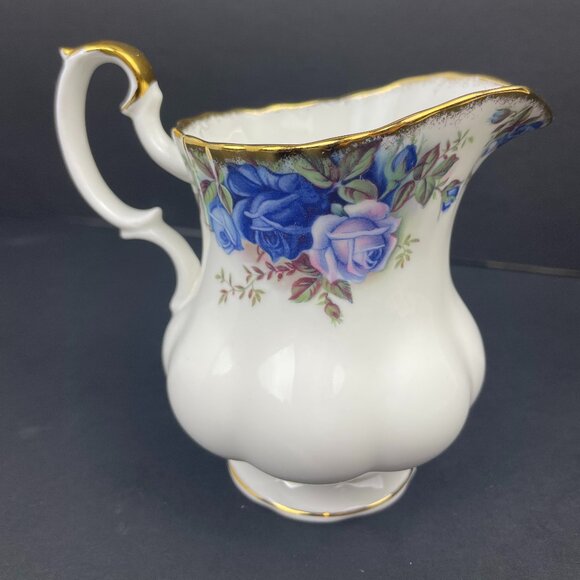 Vtg 1987 Royal Albert Moonlight Rose Bone China Creamer Saucer England - Picture 7 of 12